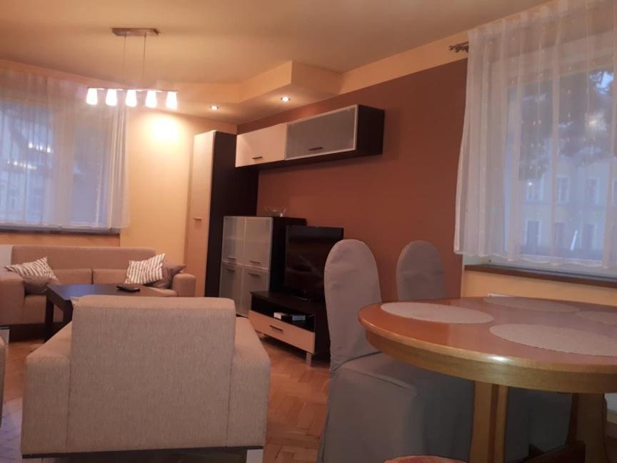 Apartament Przy Parku Kudowa-Zdroj Dış mekan fotoğraf