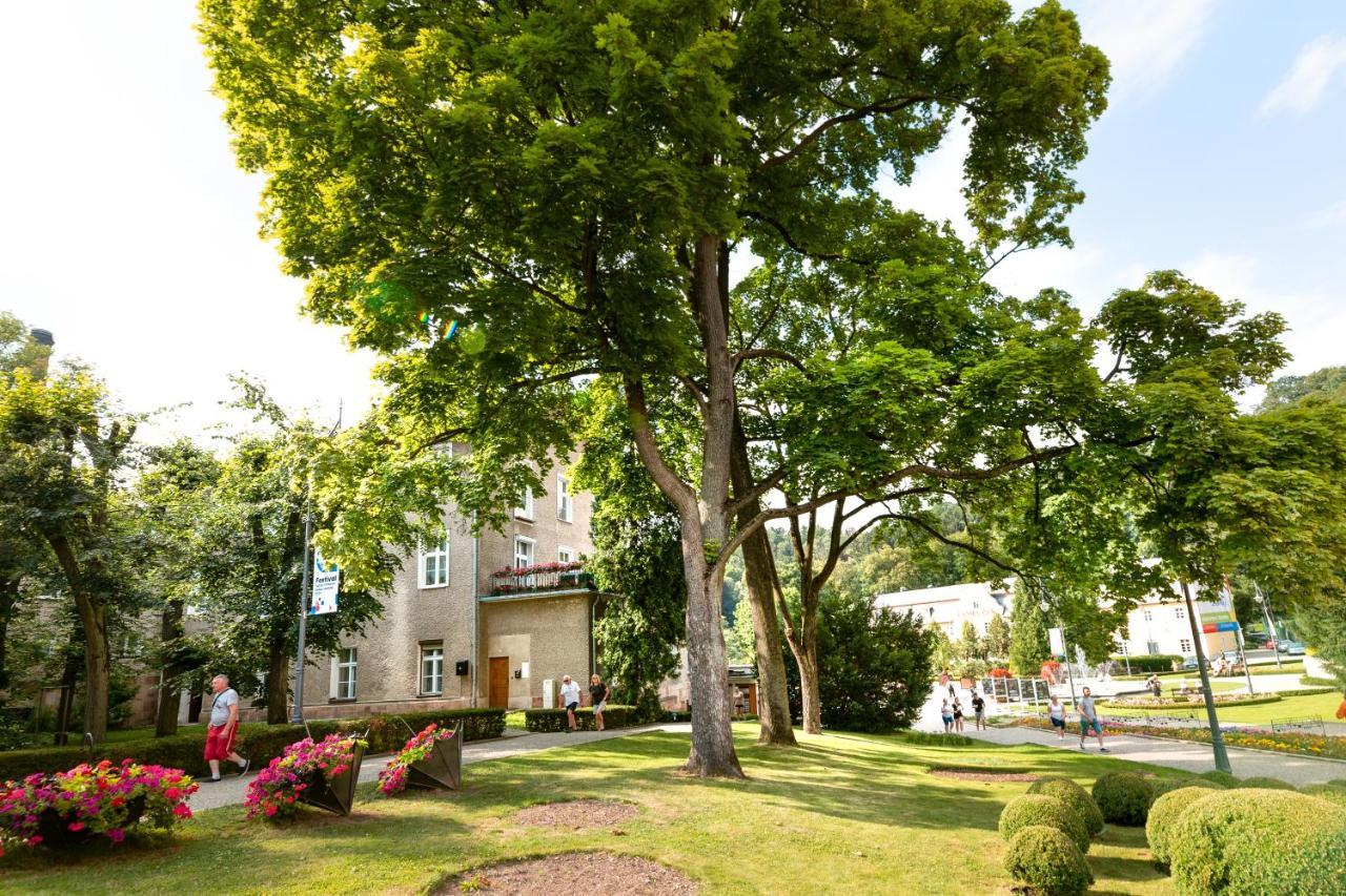 Apartament Przy Parku Kudowa-Zdroj Dış mekan fotoğraf